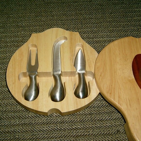 LEGACY- THE PEAR CHEESE BOARD SET BY PICNIC TIME, NO BOTTLE STOPPER - Picture 2 of 4